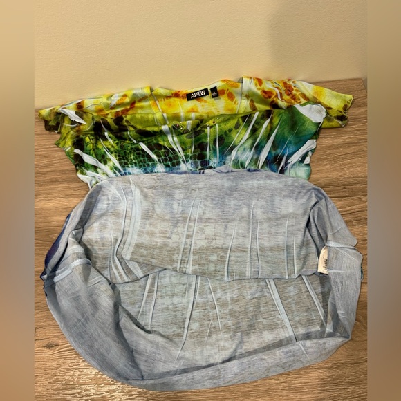 Apt. 9 Green, Blue, and Purple Short Sleeve V-Neck Top Size L - Picture 12 of 16